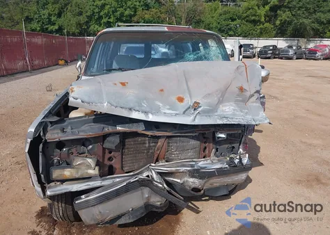 1990 Chevrolet Suburban R1500 из США, поврежденный, VIN 1GNER16K8LF103766